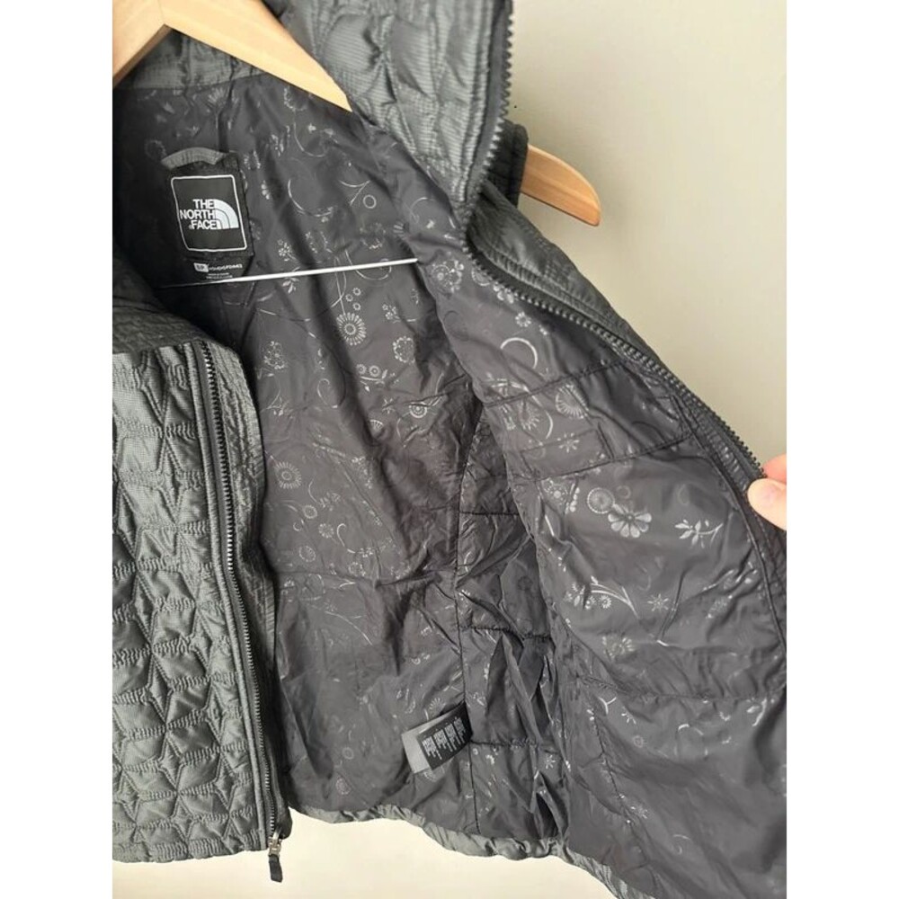 The North Face Gray Quilted Insulated Vest Floral Small - Picture 4 of 4